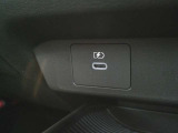 充電用USB差込口ついてます。