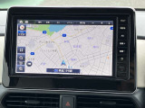 日産純正オリジナルナビゲーション搭載。インパネにマッチする専用デザインに、美しく見やすい大画面ディスプレイを採用。