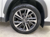 純正のアルミホイール装着。タイヤサイズは225/50R18