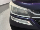 LEDヘッドライトは、点灯の瞬間から最大光量を発揮し、突然暗くなるトンネルなどでの安定感を高めます。