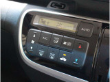 オートエアコンのお車ですので室内の温度をスムーズに調整してくれます♪