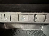 シガーソケット用の充電器が使用可能です!