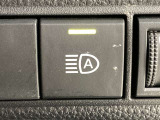 対向車がいないとき、見通しの悪い道路は暗くて怖いですよね。。。こちらのクルマはオートマチックハイビーム搭載です!対向車の有無で自動でハイ・ロウビームに切り替えます。