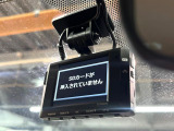 【ドライブレコーダー】ドライブレコーダー装備!走行中はもちろん、あおり運転や事故に遭遇した際、映像で記録し、万一のリスクに備えます。※記録用SDカードはお客様ご自身でご準備いただく必要があります。