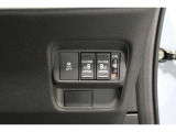 ◆◆両側電動スライドドア!!荷物で手が塞がる時など簡単にドアの開閉が出来ます!何より力いらずで開閉OK!女性やお年寄りにも優しい♪電動機能はOFFにもできますから元気なお子様の駆け出しも安心!