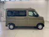 軽自動車、小型車を中心に常時300台展示車を御用意させて頂いております
