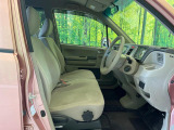運転席シート廻りは使用感も少なく、良好な状態となっています。丁寧に使われていたことがよくわかりますね。