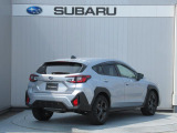 安全性能に強いこだわりを持つスバル車は、スポーティな外観デザインながらピラー(柱)形状やドアミラーの位置を工夫し、全方位での死角を低減しています。