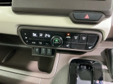 フロント両席にはシートヒーターが付いています!寒い日に便利な装備ですね。
