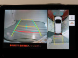 パノラミックビューモニター付きです。車両を上から見たような映像をモニター画面に表示。運転席からの目視では見にくい、車両周辺の状況をリアルタイムでしっかり確認できます。