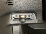 ハンドルの左下にETCがついています。高速道路の料金所の通過も楽々です。 カードの取り出しもしやすい場所についています。