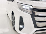 フォグランプ装着車です。暗い夜道の車両前方を明るく照らします