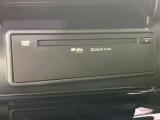 【CD/DVDデッキ】オプションのCD/DVDデッキを搭載。ディスプレイオーディオでエンタメをお楽しみいただけます。