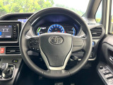 【純正革巻きステアリング】上質な革を使用することで、手にしっかり馴染みとても運転しやすいハンドルです♪
