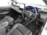 シンプルで使いやすいデザインの運転席です。