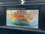 【バックカメラ】運転席から画面上で安全確認ができます。駐車が苦手な方にもオススメな便利機能です。