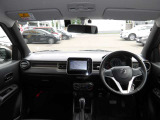 運転席からの視界が左右に広く隅々まではっきりと見渡せます。車の前端も把握しやすく安心して運転できます。