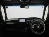 インパネ周りのお写真です。 視界が広く運転がしやすくなっております。