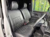運転席シート廻りは使用感も少なく、良好な状態となっています。丁寧に使われていたことがよくわかりますね。