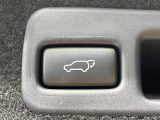 【パワーバックドア】スマートキーや運転席のボタンを押すだけでリアゲートが自動で開閉します!荷物を持っている時や、高い位置にあるバックドアを閉める際に便利な機能です♪