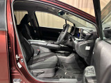 【フロントシート】運転席も広々でゆったりとした気分で運転できます☆