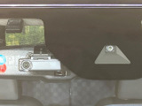 【インテリジェントエマージェンシーブレーキ】フロントカメラで前方の車両や歩行者を検知。衝突しそうな時は衝突被害軽減ブレーキが作動、衝突回避をサポート。より安全にドライブをお楽しみいただけます。