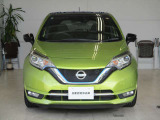 日産らしさを引き立てる大きなVモーショングリル。ブルーのラインがe-Powerの証です!