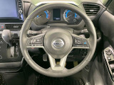 【純正革巻きステアリング】上質な革を使用することで、手にしっかり馴染みとても運転しやすいハンドルです♪