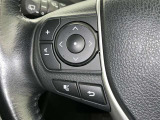 ステアリングスイッチ装備!運転しながら手元でオーディオの操作などができます。