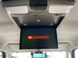 【フリップダウンモニター】大画面モニターで後席でもエンタメをお楽しみいただけます。小さなお子様にも大人気の装備です♪