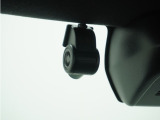 ◆ドライブレコーダー◆映像・音声などを記録する自動車用の装置です。 もしもの事故の際の記録はもちろん、旅行の際の思い出としてドライブの映像を楽しむことができます。