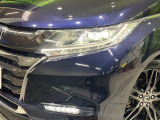 【LEDヘッドライト】悪天候や夜間走行時も良好な視界を確保し安心して運転できる高輝度LEDヘッドライトを装備!点灯速度が早く、消費電力も抑えられています。