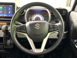 【純正革巻きステアリング】上質な革を使用することで、手にしっかり馴染みとても運転しやすいハンドルです♪