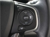 ◆アダプティブクルーズコントロール◆予め設定した車速内でクルマが自動的に加減速。前走車との適切な車間距離を維持しながら追従走行します。【LKAS】車線維持支援システムでステアリング操作を支援。