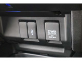 USBオーディオ用ソケットがついていますので携帯電話などを接続すれば音楽等の再生が可能です!
