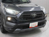 「Adventure」をベースに、ルーフレールをブリッジ型に変え、専用サスペンションの採用で最低地上高をベース車よりも10mmアップしています。