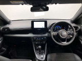 シンプルながら機能性あふれる運転席廻りです。視界性もよく、運転しやすいですよ。