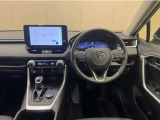 RAV4ならではの見晴らしのよい前方視界で、快適なドライブをお楽しみいただけます。