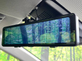 【デジタルインナーミラー】後席の大きな荷物や同乗者で後方が確認しづらい時でも安心!カメラが撮影した車両後方の映像をルームミラー内に表示。クリアな視界で状況の確認が可能です!