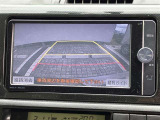 【バックモニター】バックカメラが装着されています。車庫入れが苦手な方もこれがあれば安心ですね