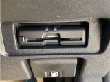 ビルトインETC(埋め込み型)。スッキリと収まっているのが特徴です。音声案内タイプ/アンテナ分離式。納車時には再セットアップ(情報の再登録)を行います。