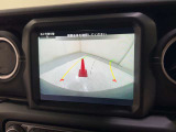 納期について。南関東エリアにお住まいのお客様は10日〜2週間程度、遠方のお客様は3週間程度となります。ご自宅など指定場所への納車を希望される場合は、別途オプションにて陸送サービスをお選びいただけます