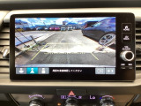 バックも安心のバックカメラ付いています。バックカメラがあると、いつでも安全にバックできますね。死角も減ります。