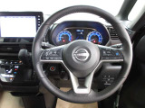 運転が楽しくなる明るく開放的な運転席まわりです。プロパイロットで高速など運転支援で疲れを軽減してくれます!