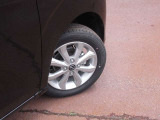 155/65R14タイヤ+専用アルミホイールです。スタッドレスタイヤや各種オプションのご注文も承っております(^^)!