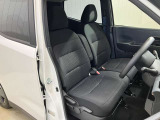 【運転席・助手席転席】運転席の足もともゆったりで長距離ドライブでも快適に★