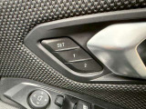 【運転席ポジションメモリー付パワーシート】ワンタッチで記憶させていたシートの前後・リクライニングはもちろんシートリフターも備えます☆快適なドライブをお楽しみ下さい♪