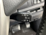 【クルーズコントロール】高速道路もラクラク走行。アクセルを離しても一定速度で走行ができ、長距離運転時の負担を軽減!加速・減速も簡単なスイッチ操作で調整できます。