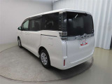 展示車はお客様のお住いの近くのネッツトヨタ石川のお店まで移動も可能です。最寄りの店舗までお気軽にご相談ください。