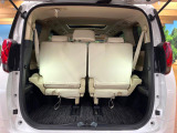 普段のお買い物や通勤、送迎等に十分な荷室スペースを確保しております。セカンドシートを倒すと、大きな荷物の積載も可能です♪